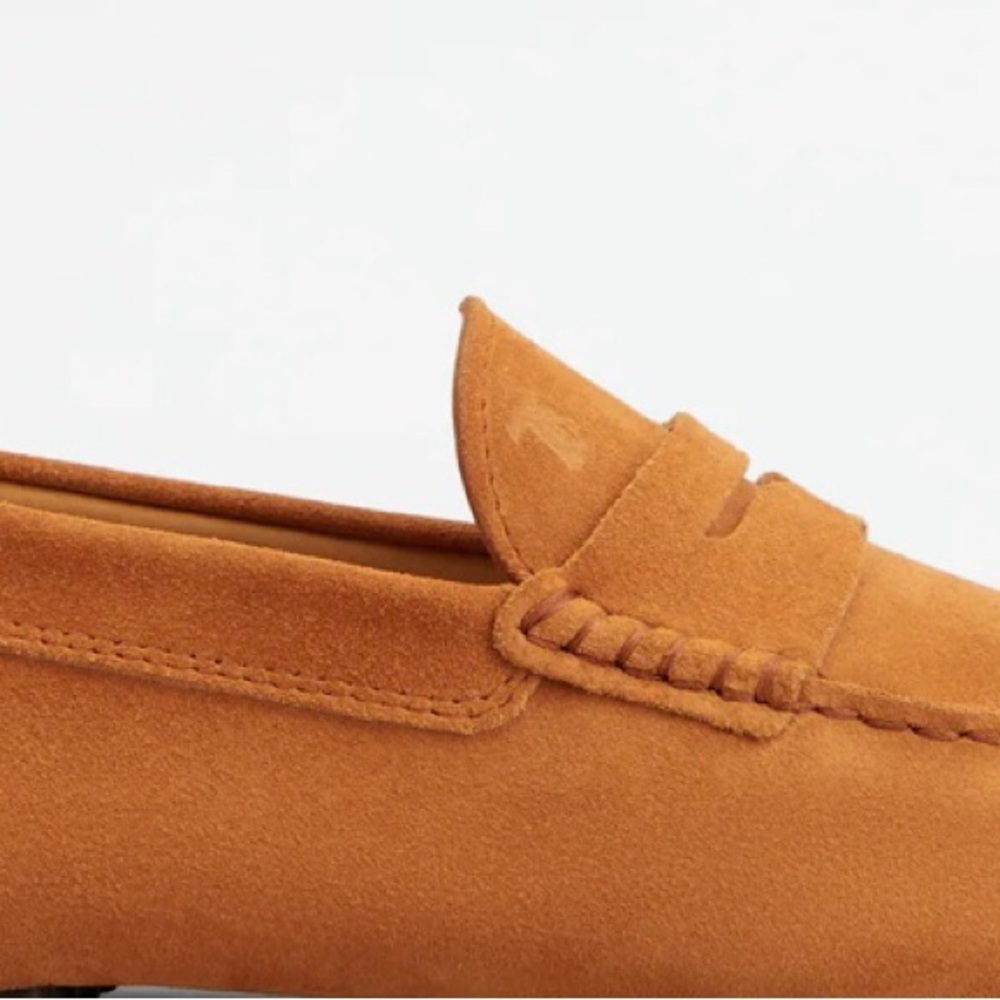 NIB Women’s Tod's Gommino Loafers
